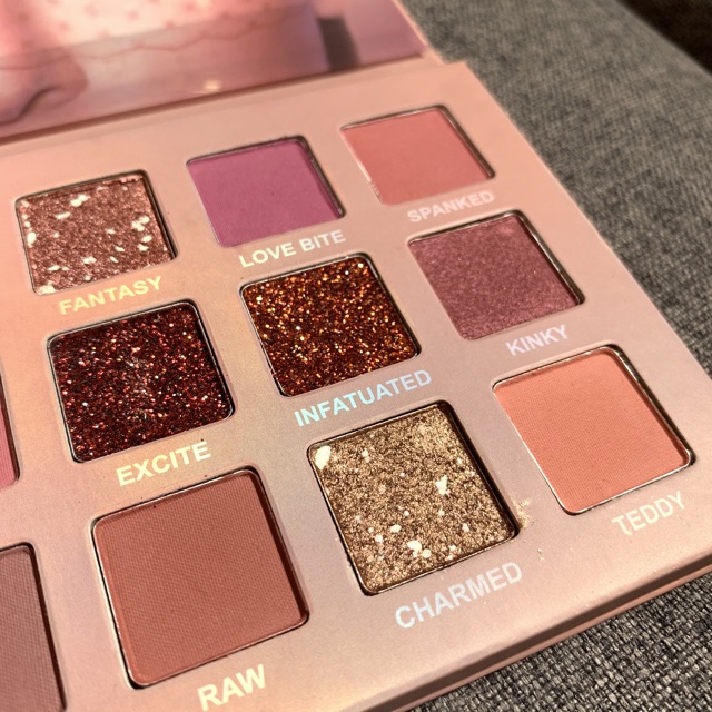 Bảng Mắt Lì, Kim Tuyến, Nhũ Beach Tequila Dupe Huda Beauty - Eyeshadow Palette