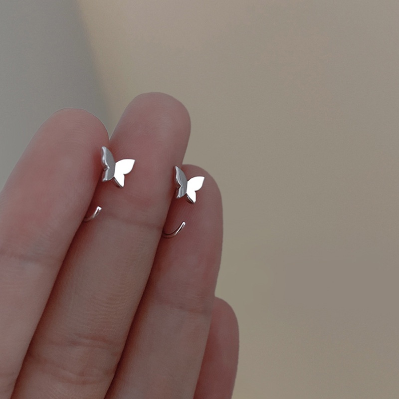 Đôi hoa tai hình bướm màu bạc dành cho nữ