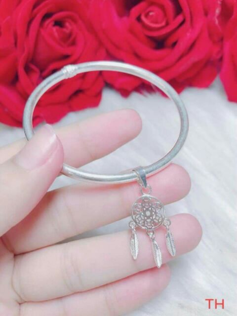 Vòng tay treo charm bạc cho nữ