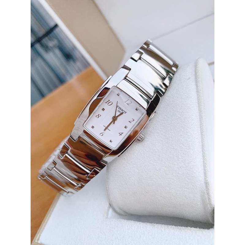 Đồng hồ nữ Tissot T073.310.11.017.00 size 31x25mm