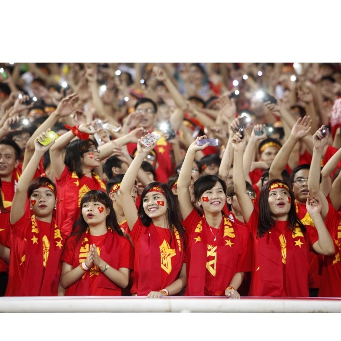 Sticker dán mặt hình trái tim và lá cờ đỏ sao vàng- COMBO 2 hình dán