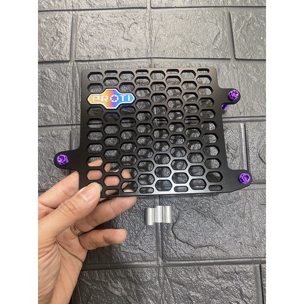 Che két Nước Nhôm CNC Kèm Logo Titan Cho Xe Vario/Click/AirBlade/Shmode V.V