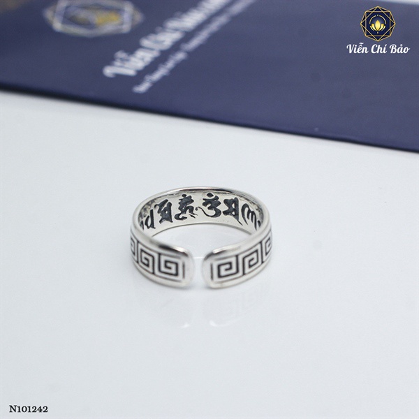 Nhẫn bạc nam khắc lục tự chữ vạn hở chất liệu bạc Thái thương hiệu Viễn Chí Bảo N101242