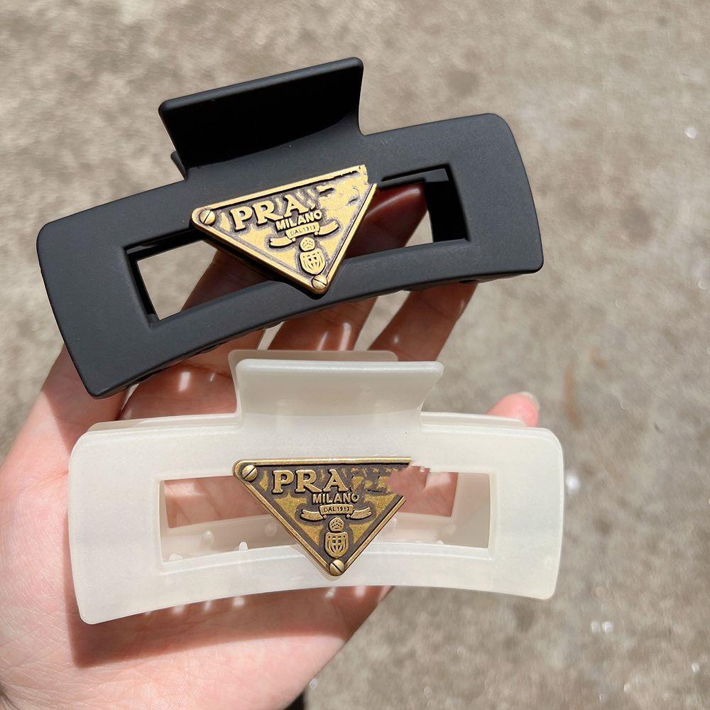 Kẹp Tóc Hình Tam Giác Màu Ngà Phong Cách Hàn Quốc Đơn Giản Cho Nữ