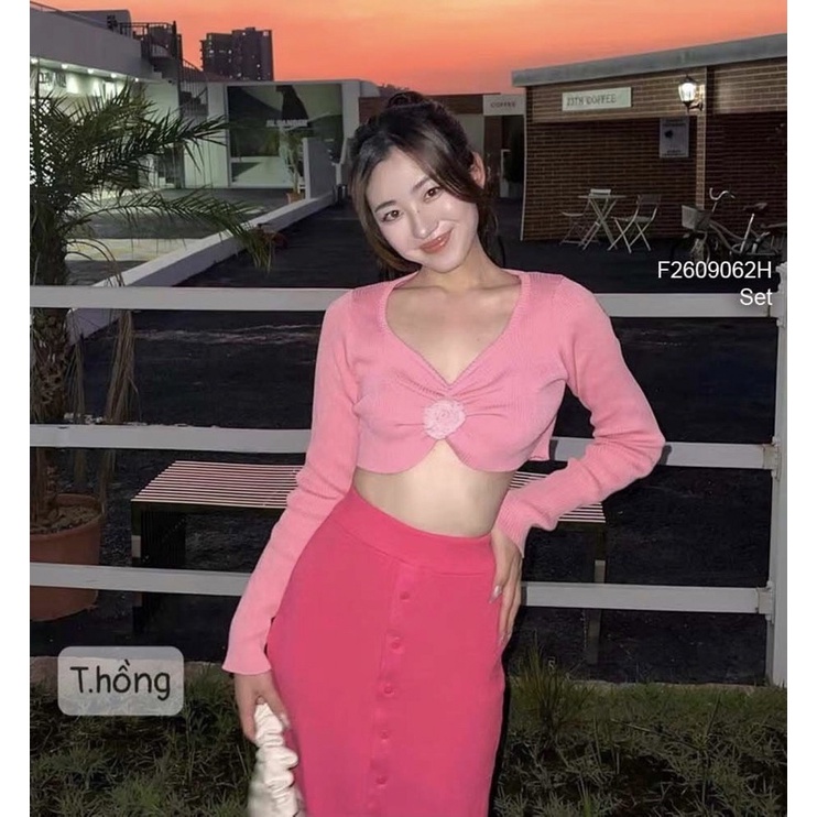 Set len áo croptop chữ miumiu 2s kèm chân váy hàng QC