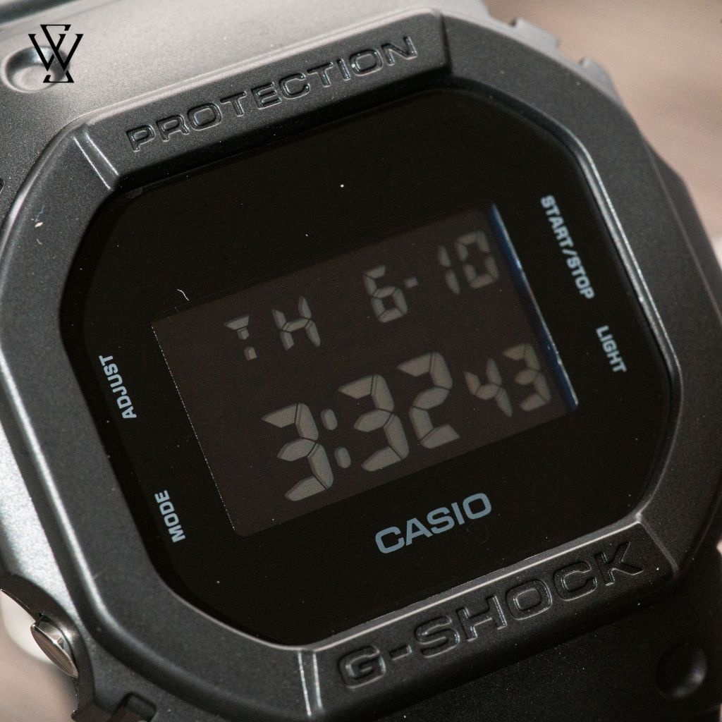 Đồng Hồ Quartz Nam Casio G-Shock WATCHSTORE DW-5600BB-1DR Thiết Kế Mặt Kính Khoáng 43mm, Dây Cao Su Và Vỏ Nhựa Bền Bỉ