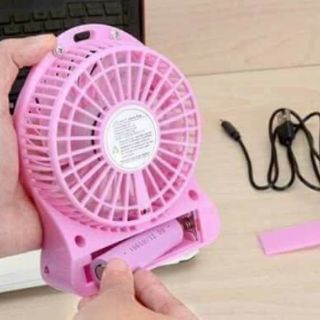 Quạt mini để bàn