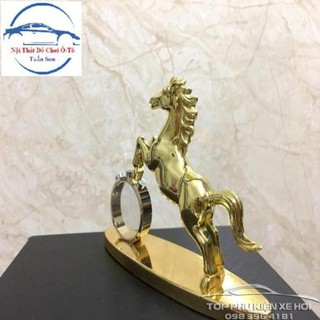 Tượng nước hoa ngựa Mã Đáo Thành Công đặt taplo xe hơi
