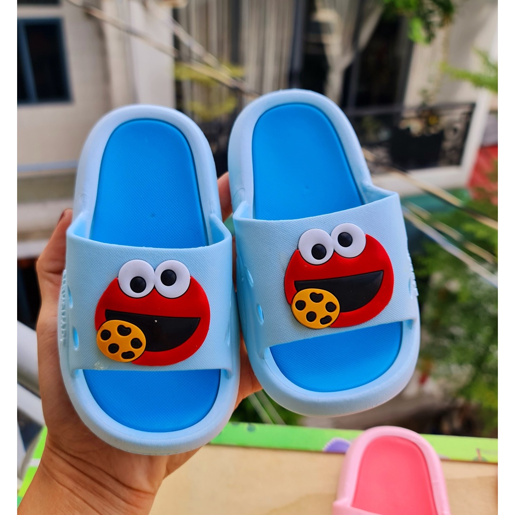 Dép bánh mì cho bé hình bọ cánh cam dễ thương chất liệu cao su siêu mềm
