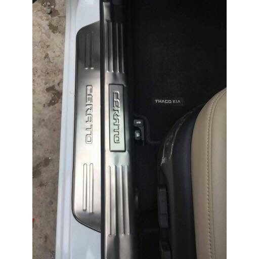 Bộ ốp bậc chân trong + ngoài 8 chi tiết Kia Cerato các from xe 2014-2018