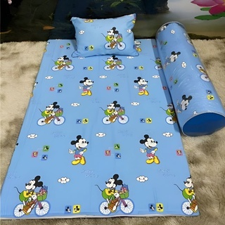 Bộ đệm (nệm) và gối trẻ em đi mẫu giáo, tiểu học gồm 3 món như hình chất liệu poly cotton và bông gòn trắng, nhiều mẫu