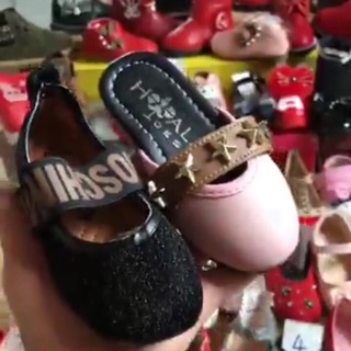 Giày moschino và sục