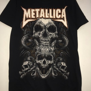 Áo Metallica còn size XL