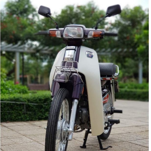 Đào logo yếm xe DREAM  thái zin honda chính hãng