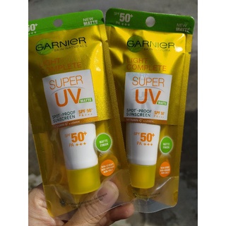 Kem chống nắng kiềm dầu Garnier Light Complete Super UV Matte 15ml