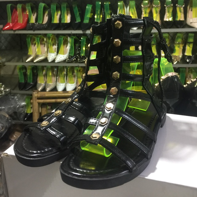 Sandal dây gắn đinh tán dọc kèm khoá kéo ngang