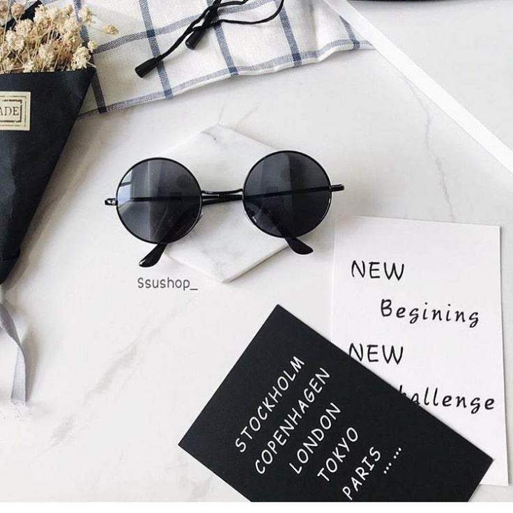 KÍNH MẶT TRÒN ĐEN CỰC NGẦU PHONG CÁCH THẦY BÓI