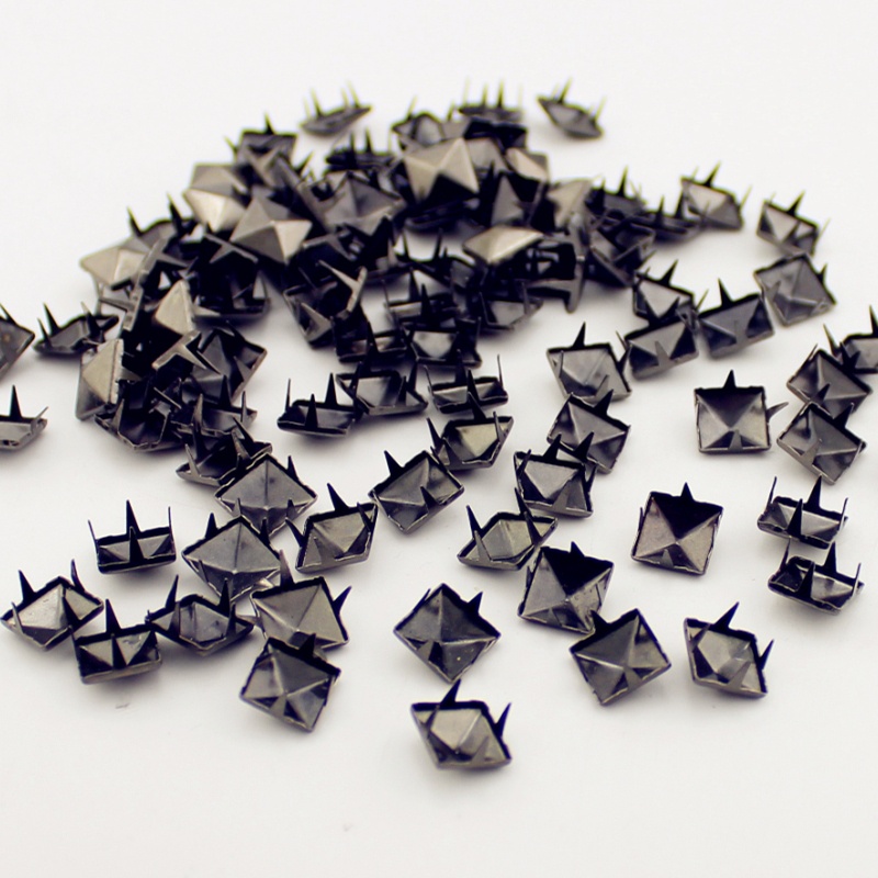 Đinh Kim Tự Tháp Màu Đen Nhiều Kích Cỡ Đa Dạng Dùng Trang Trí Bánh Xe