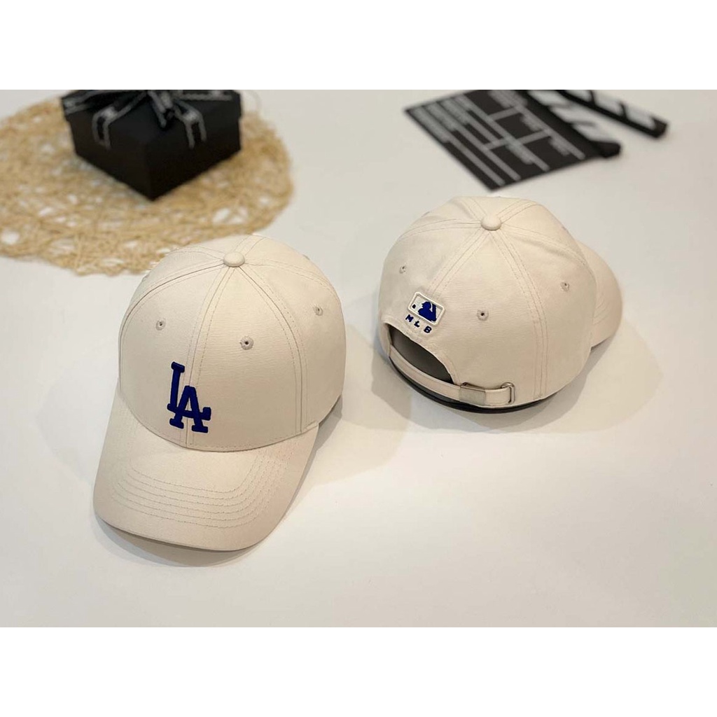 Mũ lưỡi trai MLB kem sữa thêu chữ LA xanh dương Hàn Quốc, nón kết lưỡi trai phong cách thể thao LA xanh dương.