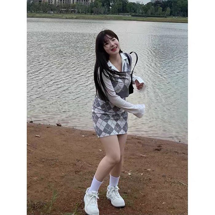 Set váy nữ kẻ xám 3 món áo dài tay ôm body mặc tôn dáng/ Set áo gile cổ V kèm áo crt cúc cài và chân váy chữ A_kudoshop | BigBuy360 - bigbuy360.vn