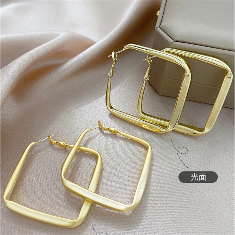 Khuyên Tai Kim Loại Hình Vuông Phong Cách Hàn Thời Trang 2022