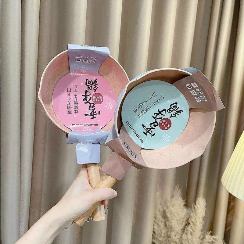 HÀNG HOT CHẢO SÂU LÒNG 18CM CÁN GỖ NHIỀU MÀU