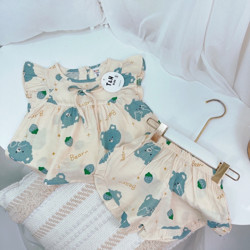 Bộ đũi lụa viền bèo hình gấu cho bé gái cực xinh