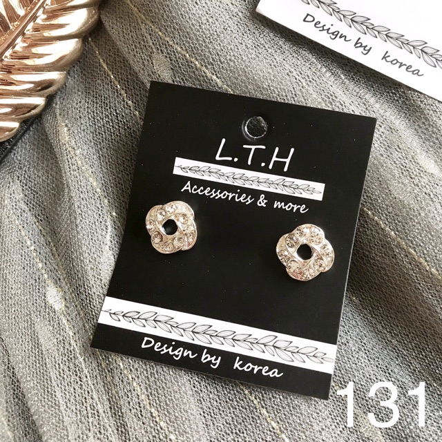FREESHIP❤️ Bông Tai Hoa 4 Cánh Đính Đá M131