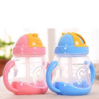 Bình đựng nước trẻ em có ống hút
