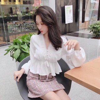 Áo béo tay nhún màu trắng, xòe dưới , tay bồng, vải kate mặc mát, ko giặt, không xù, bao đổi trả do lỗi của nhà sản xuất