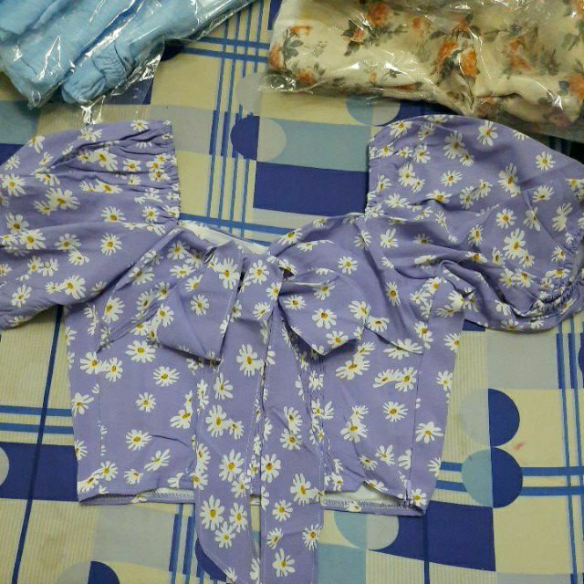 Áo croptop hoa cúc cột nơ sau kèm ảnh thật | BigBuy360 - bigbuy360.vn