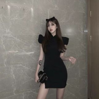 Đầm cổ tàu cánh tiên