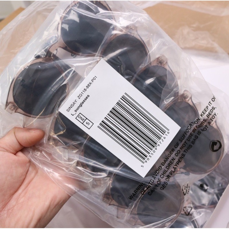 Kính mát gọng màu trong Sinsay | BigBuy360 - bigbuy360.vn