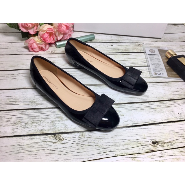 Búp bê Charles and Keith nơ đen