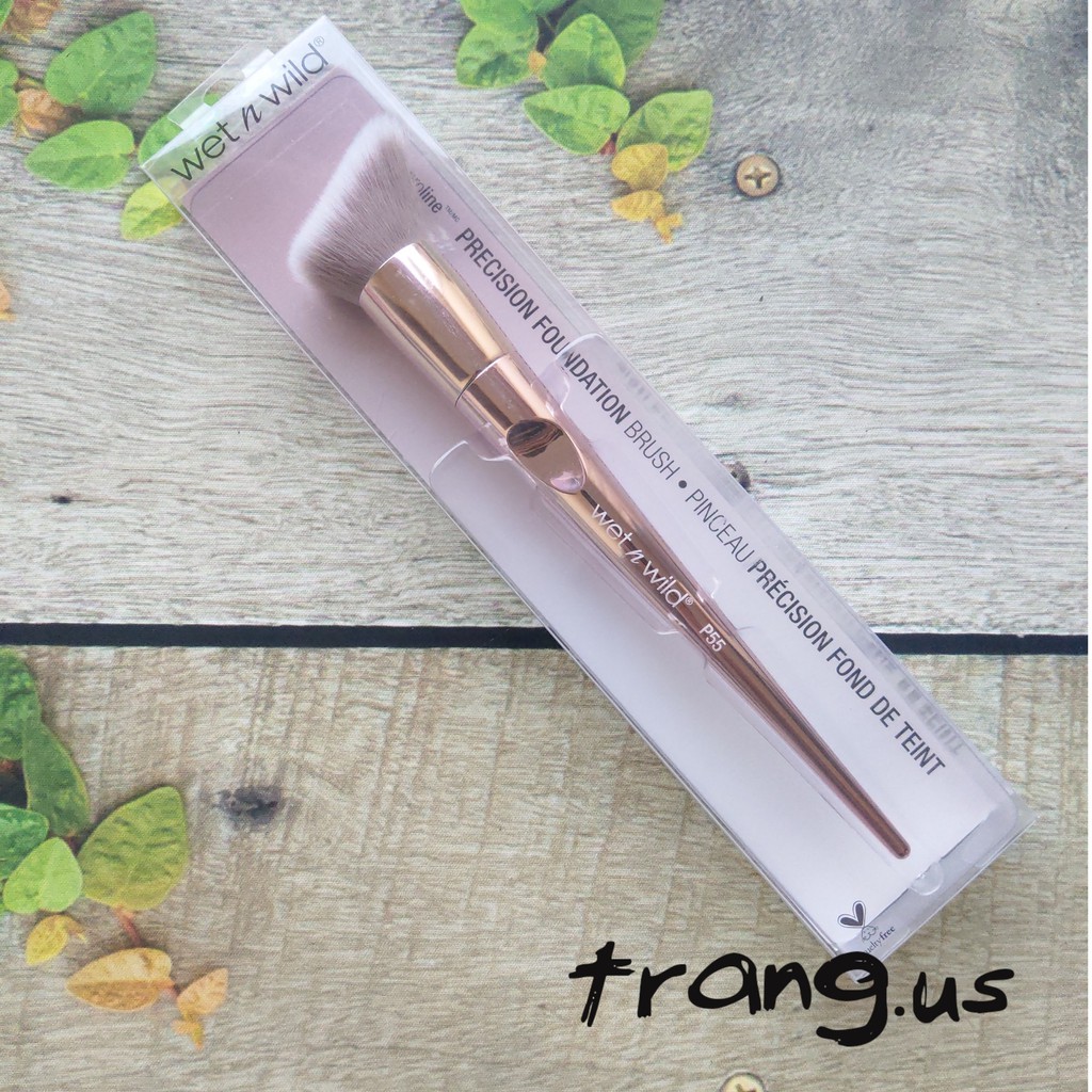 Cọ đánh nền wet n wild Precision foundation