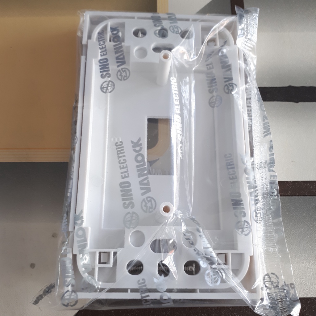 Mặt nạ aptomat CB cóc S18121/AB - SINO VANLOCK