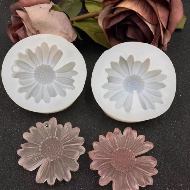 Khuôn silicon cúc hoạ mi size 7.4x7.4x2.1cm
