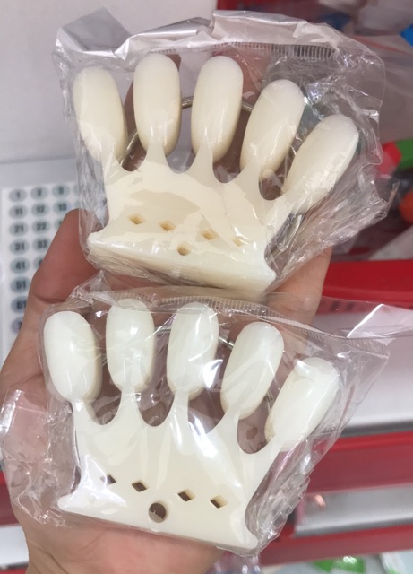 Móng que vương miệng