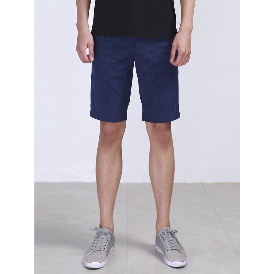 Quần short âu nam Aristino ASO028S8 dáng Slimfit, kẻ dọc, vải đanh mịn, nhẵn, mềm mát