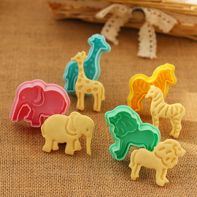 Khuôn làm bánh quy hình hoạt hình xinh xắn tiện dụng 3D DIY