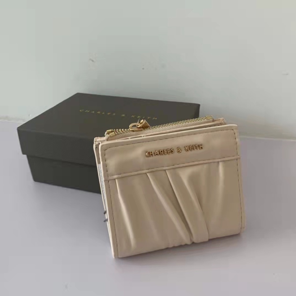Charles & KEITH CK6-10840324Ví Nữ Ngắn Gập Nhiều Ngăn Đựng Thẻ Tiện Lợi