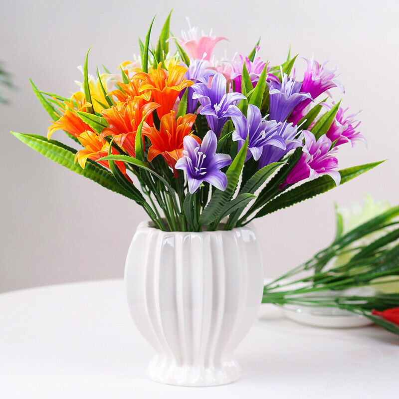 Hoa lily giả nhiều màu sắc trang trí trong nhà