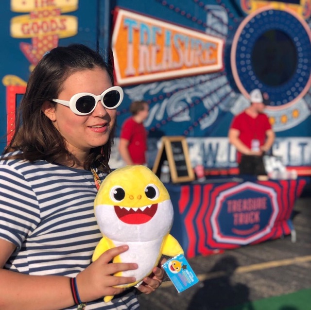 Cá vàng baby shark 29cm