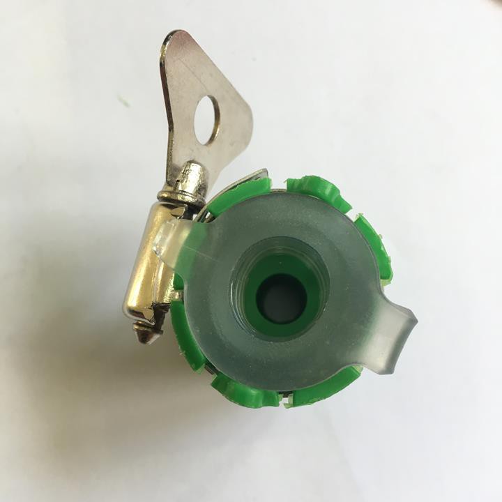 Cut nối nhanh ống nước mềm 14mm với vòi nước để tưới cây