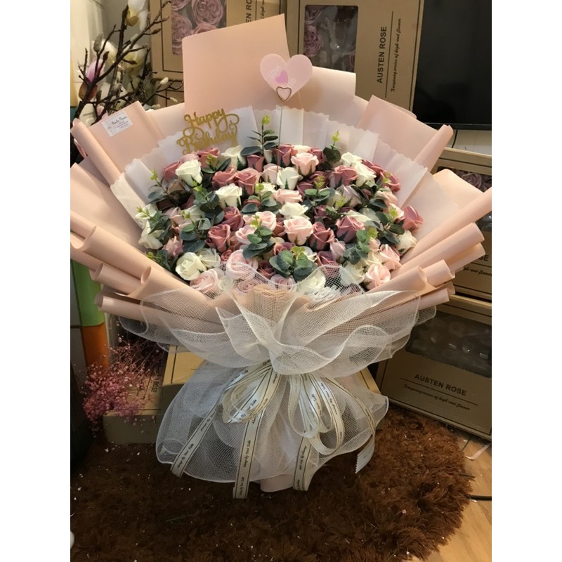 [Hoa sinh nhật - Nowship] Bó hoa sáp 100bông siêu khổng lồ. Hình ảnh độc quyền nhà Khả An!