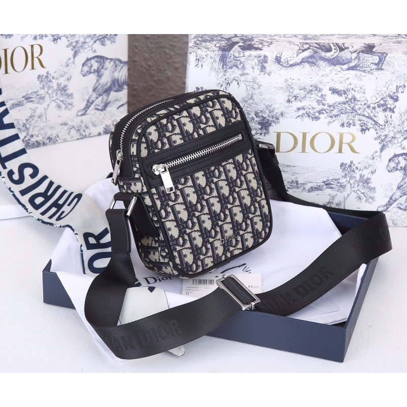 Túi đeo chéo, túi dáng hộp họa tiết logo Dior CD da thật cao cấp