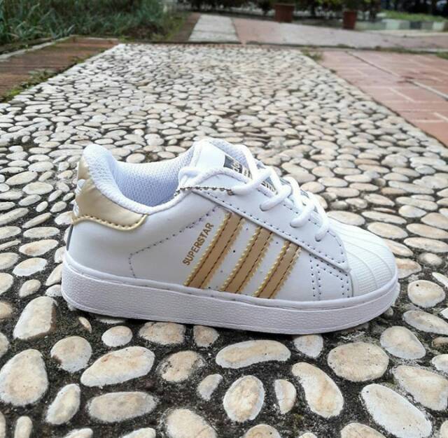 Giày Thể Thao Adidas Superstar 2 Thiết Kế Năng Động Cho Bé