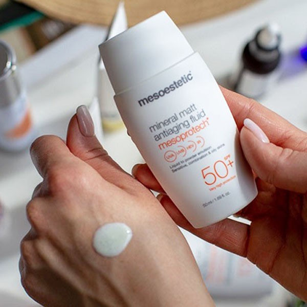 Kem Chống Nắng Chống Nước Cho Da Dầu Nhạy Cảm Mesoestetic Mineral Matt Antiaging Fluid SPF50 50ml
