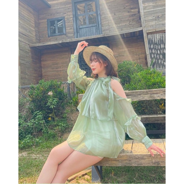 set áo trễ vai bèo xanh short trắng xinh