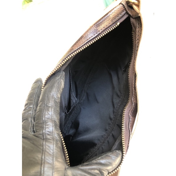 Túi chuẩn si,túi qua sử dụng, khách vui lòng xem hình nếu muốn biết thêm thông tin sản phẩm mời khách vô chat nhé.Thanks